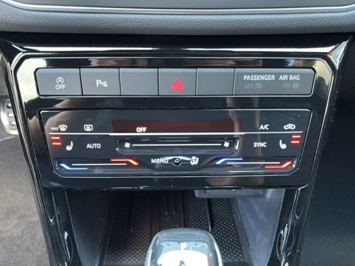 1.5 TSI DSG R-LINE AFN.TREKHAAK/CAMERA/ACC/STOELVERW/CARPLAY