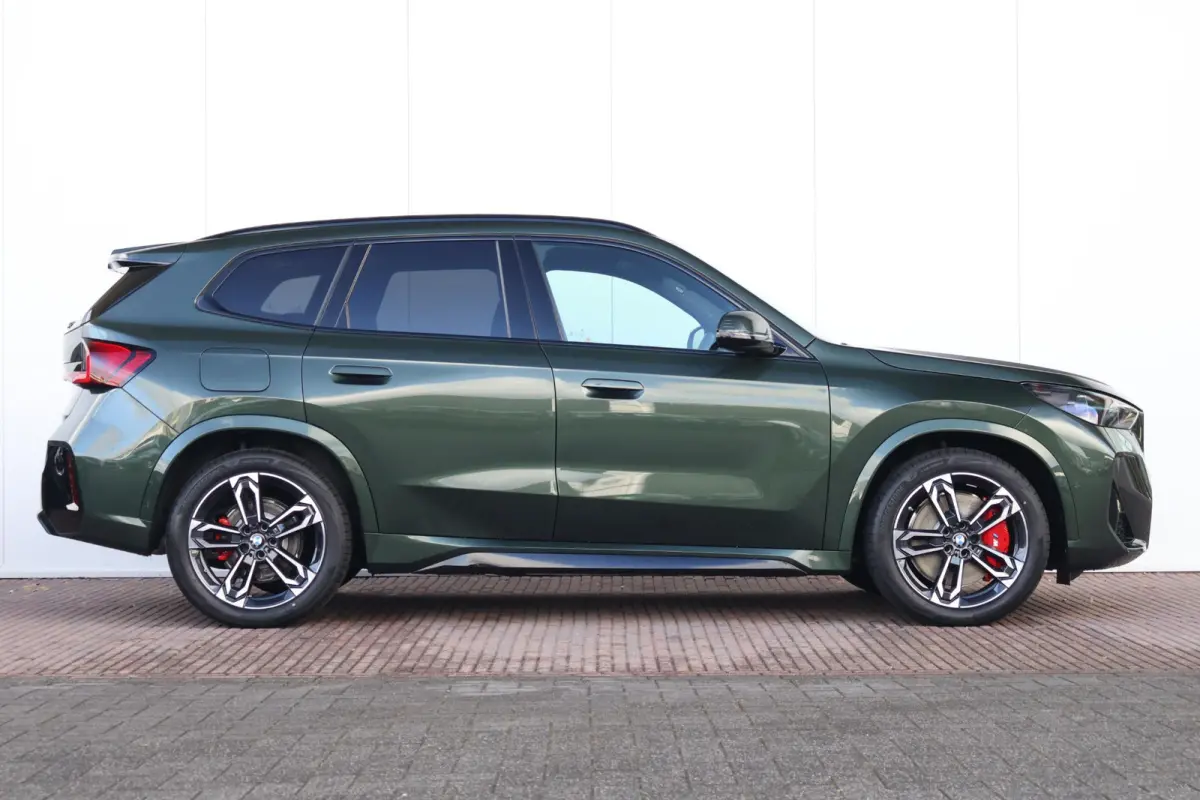 xDrive25e Optimized Edition | Sport Pakket pro | Panorama Dak | Elektr. Stoelen | Driving Assistant Plus | Invidual Malachite Green | Harman Kardon | Trekhaak |