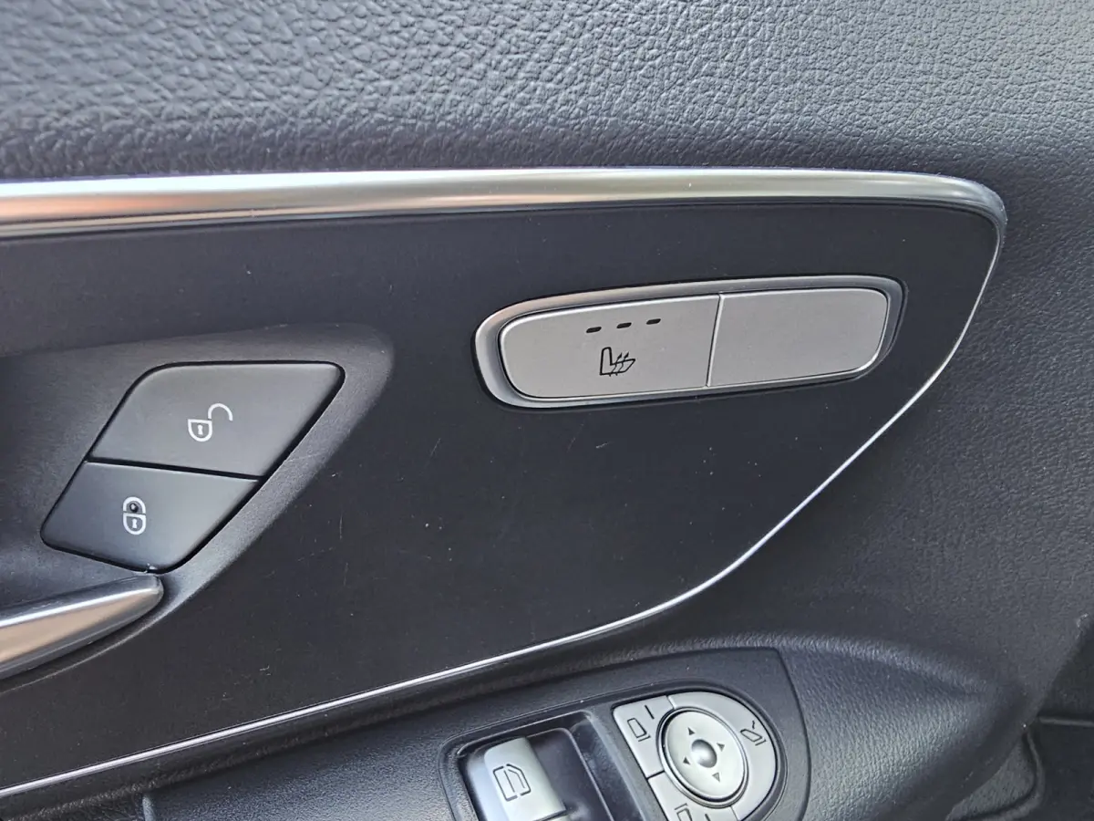 116 CDI Lang DC Comfort Automaat | LED | Standkachel | Camera | Stoelverwarming | Leder | Trekhaak | Keyless | Blind Spot | Lane assist |