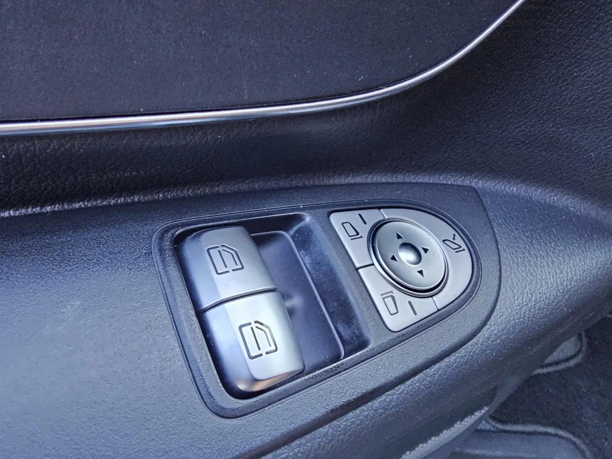 116 CDI Lang DC Comfort Automaat | LED | Standkachel | Camera | Stoelverwarming | Leder | Trekhaak | Keyless | Blind Spot | Lane assist |