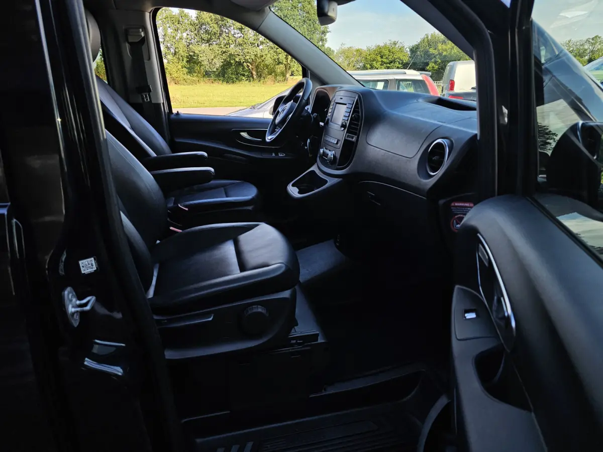116 CDI Lang DC Comfort Automaat | LED | Standkachel | Camera | Stoelverwarming | Leder | Trekhaak | Keyless | Blind Spot | Lane assist |