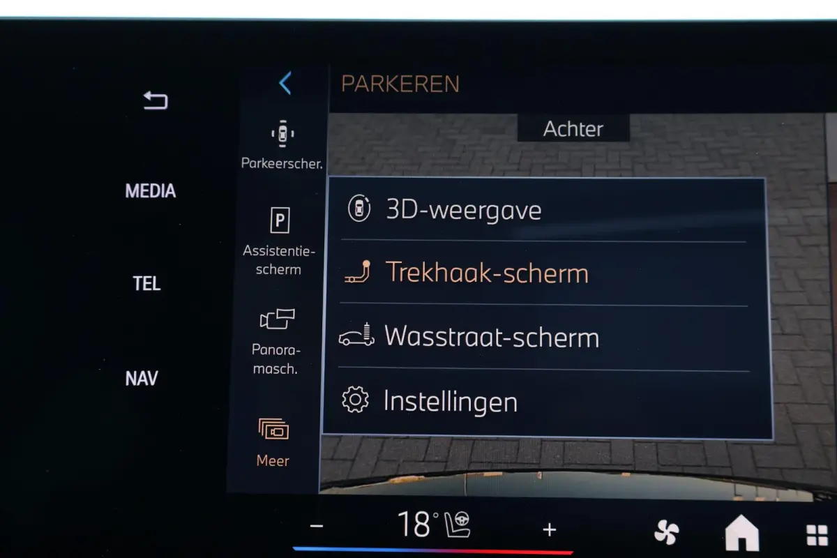 xDrive30e | Sport Pakket Pro | Panorama Dak | Elektr. Stoelen | Driving Assistant Professional | Parking Assistant Plus | Harman Kardon | Head-Up | Invidual Dark Emerald |