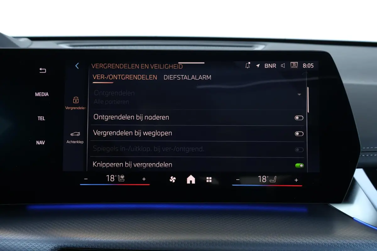 xDrive30e | Sport Pakket Pro | Panorama Dak | Elektr. Stoelen | Driving Assistant Professional | Parking Assistant Plus | Harman Kardon | Head-Up | Invidual Dark Emerald |