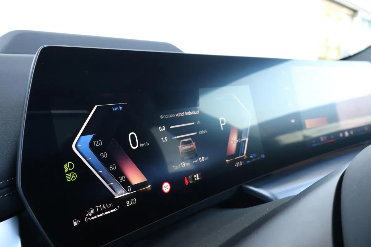 xDrive30e | Sport Pakket Pro | Panorama Dak | Elektr. Stoelen | Driving Assistant Professional | Parking Assistant Plus | Harman Kardon | Head-Up | Invidual Dark Emerald |
