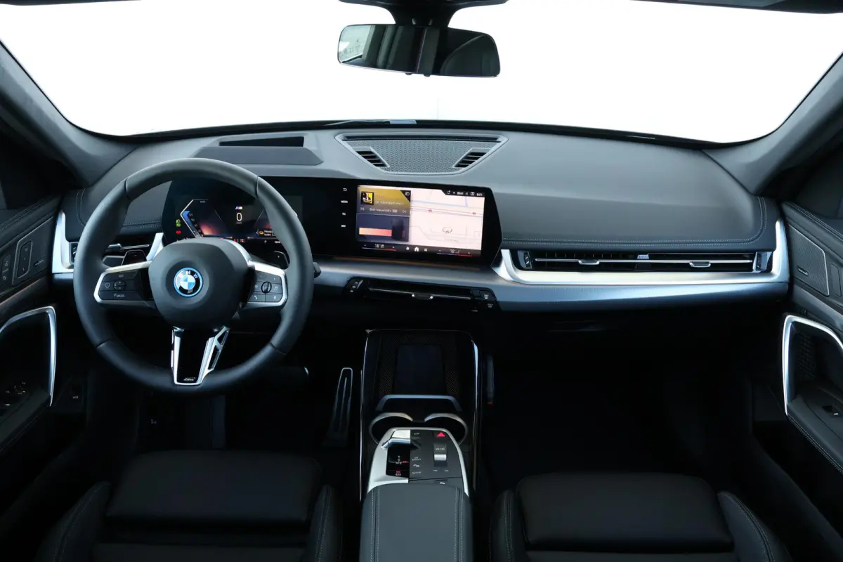xDrive30e | Sport Pakket Pro | Panorama Dak | Elektr. Stoelen | Driving Assistant Professional | Parking Assistant Plus | Harman Kardon | Head-Up | Invidual Dark Emerald |