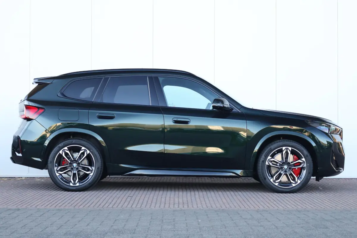 xDrive30e | Sport Pakket Pro | Panorama Dak | Elektr. Stoelen | Driving Assistant Professional | Parking Assistant Plus | Harman Kardon | Head-Up | Invidual Dark Emerald |