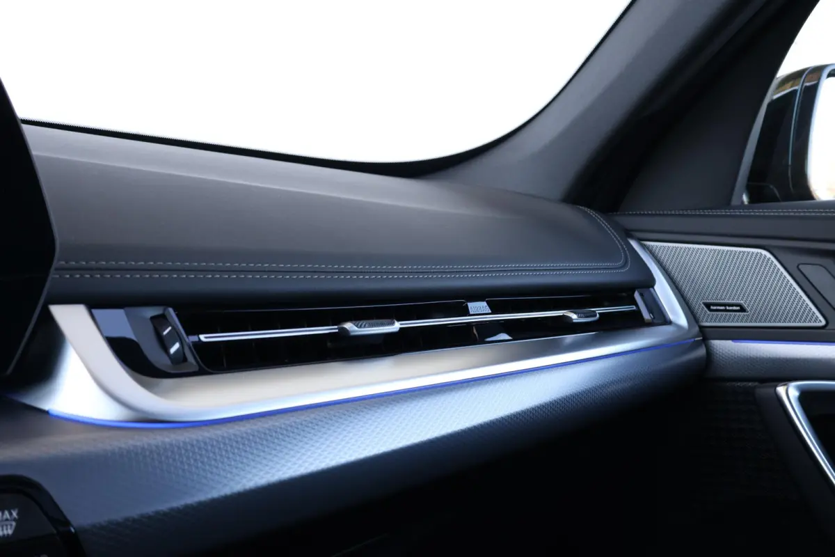 xDrive30e | Sport Pakket Pro | Panorama Dak | Elektr. Stoelen | Driving Assistant Professional | Parking Assistant Plus | Harman Kardon | Head-Up | Invidual Dark Emerald |