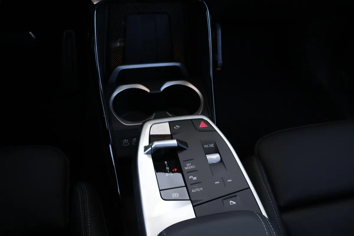 xDrive30e | Sport Pakket Pro | Panorama Dak | Elektr. Stoelen | Driving Assistant Professional | Parking Assistant Plus | Harman Kardon | Head-Up | Invidual Dark Emerald |