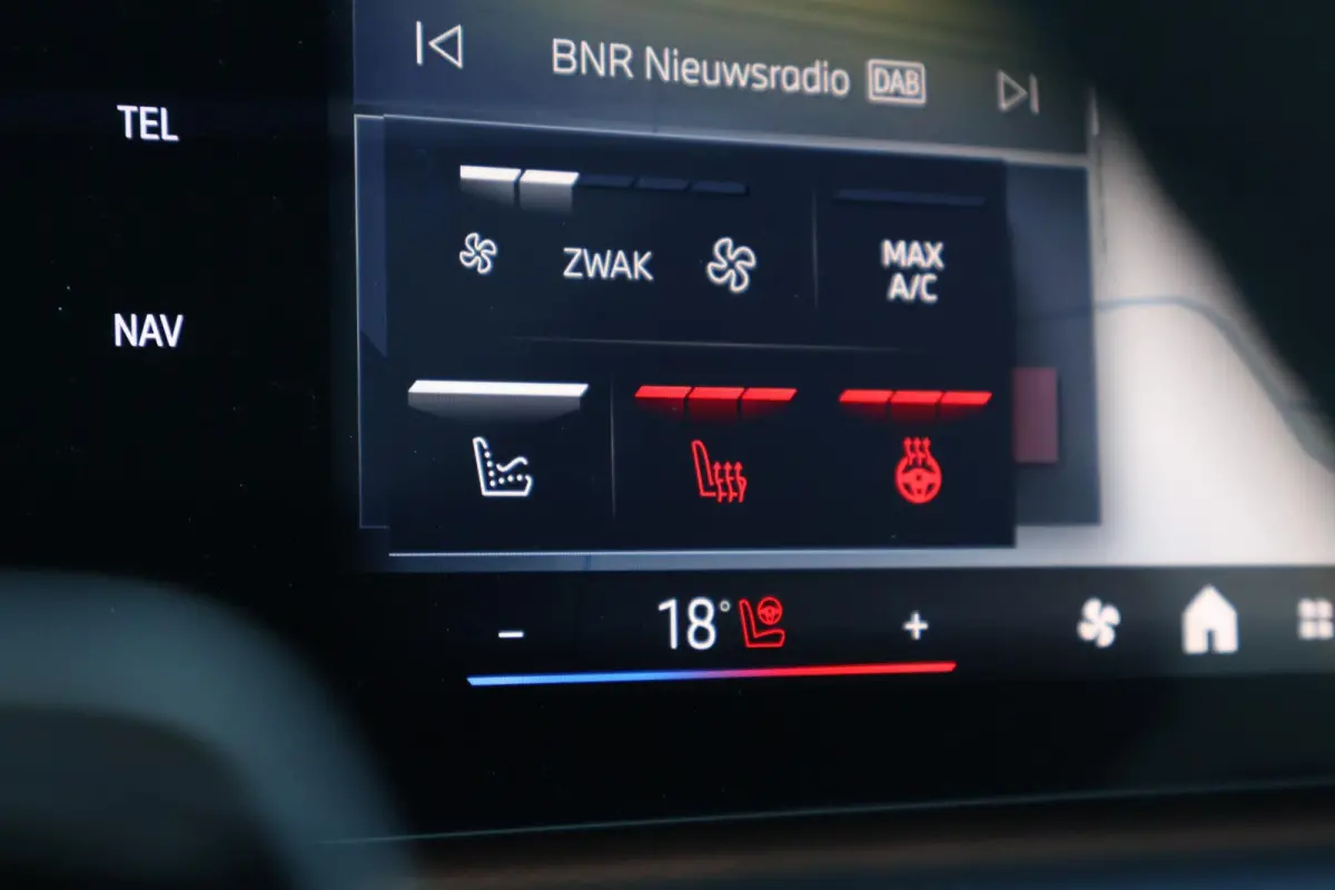 xDrive30e | Sport Pakket Pro | Panorama Dak | Elektr. Stoelen | Driving Assistant Professional | Parking Assistant Plus | Harman Kardon | Head-Up | Invidual Dark Emerald |