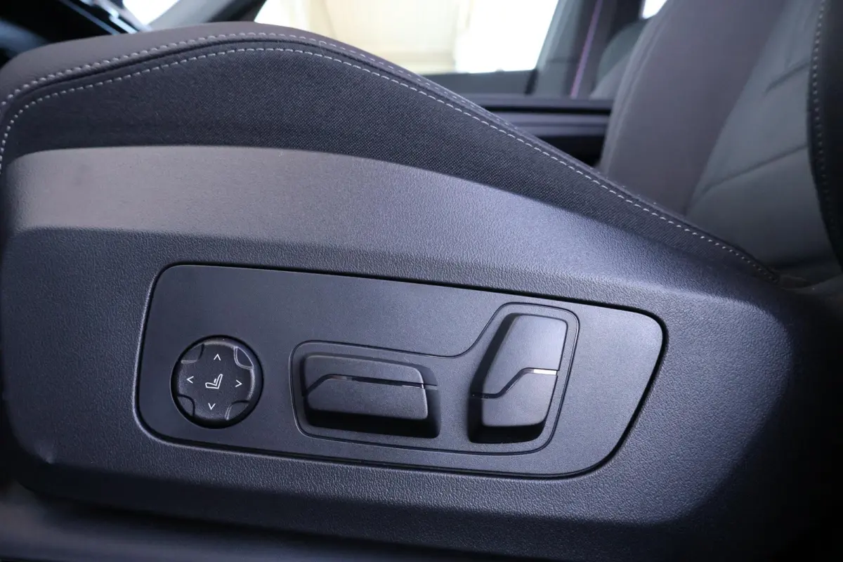 xDrive30e | Sport Pakket Pro | Panorama Dak | Elektr. Stoelen | Driving Assistant Professional | Parking Assistant Plus | Harman Kardon | Head-Up | Invidual Dark Emerald |
