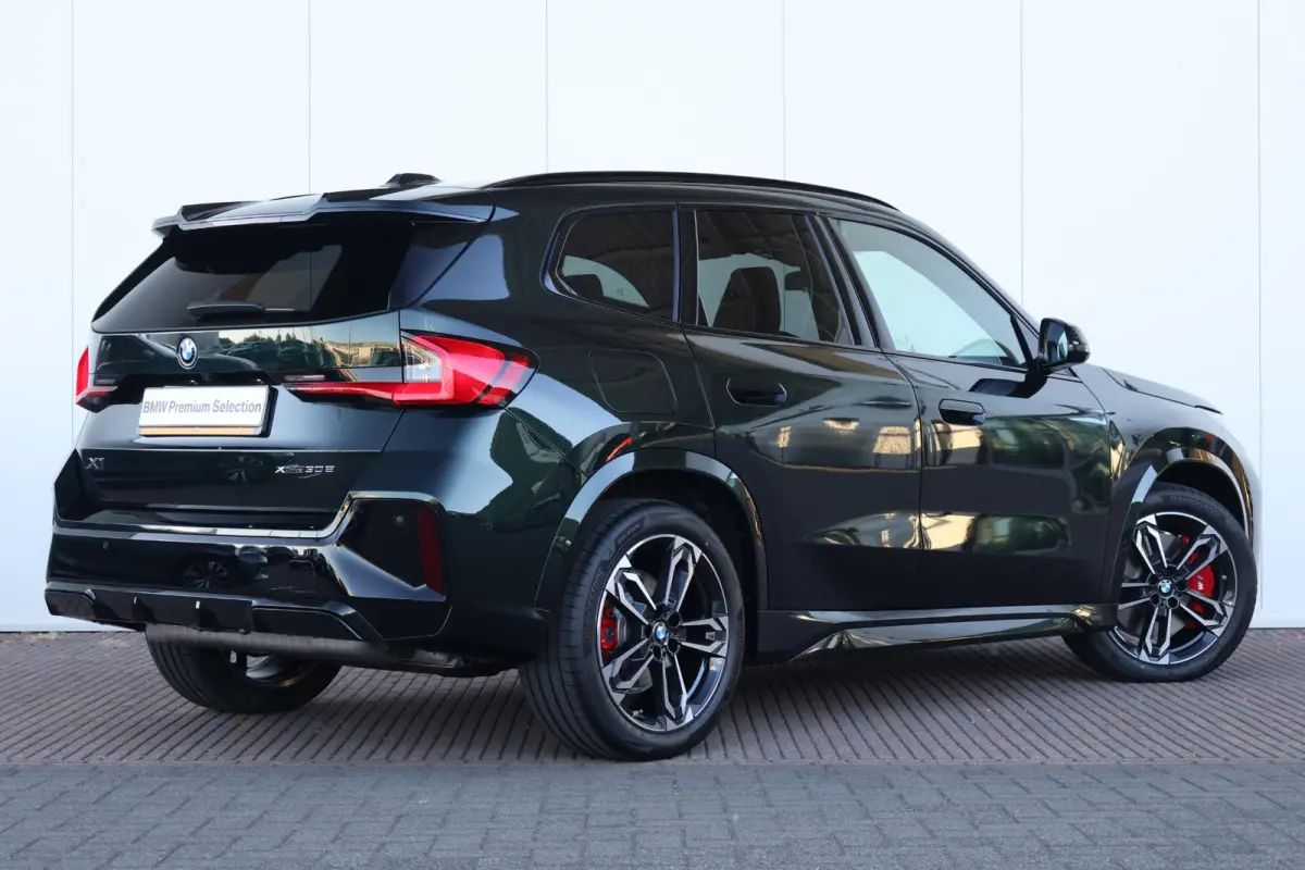 xDrive30e | Sport Pakket Pro | Panorama Dak | Elektr. Stoelen | Driving Assistant Professional | Parking Assistant Plus | Harman Kardon | Head-Up | Invidual Dark Emerald |