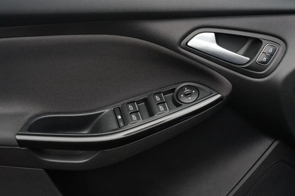 1.5 Titanium, NL, aut. trekh. CarPlay, PDC, clima
