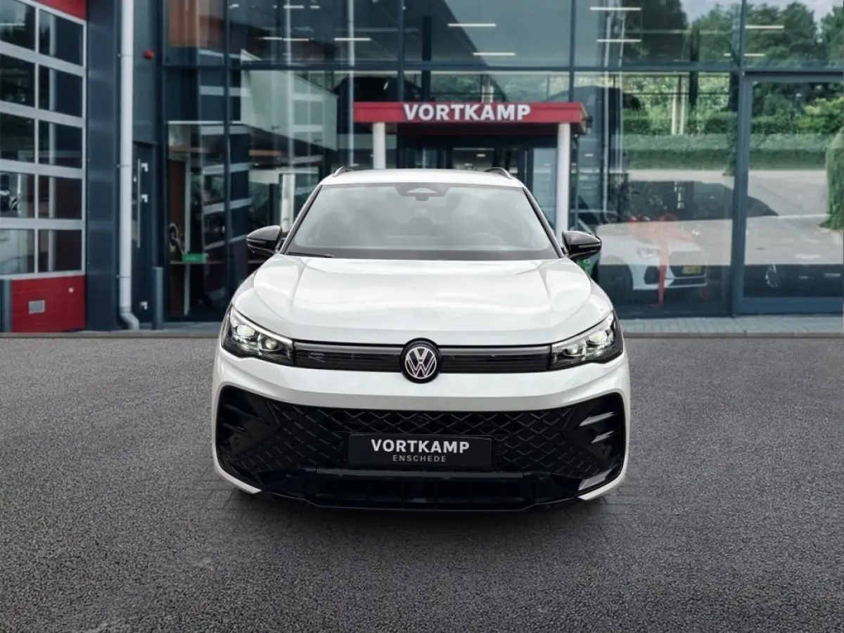 1.5 TSI eHYBRID R-LINE BLACK-OPTIK TREKHAAK/360CAM/ELEK-KLEP/ACC/HUD/STOEL+STUURVERW