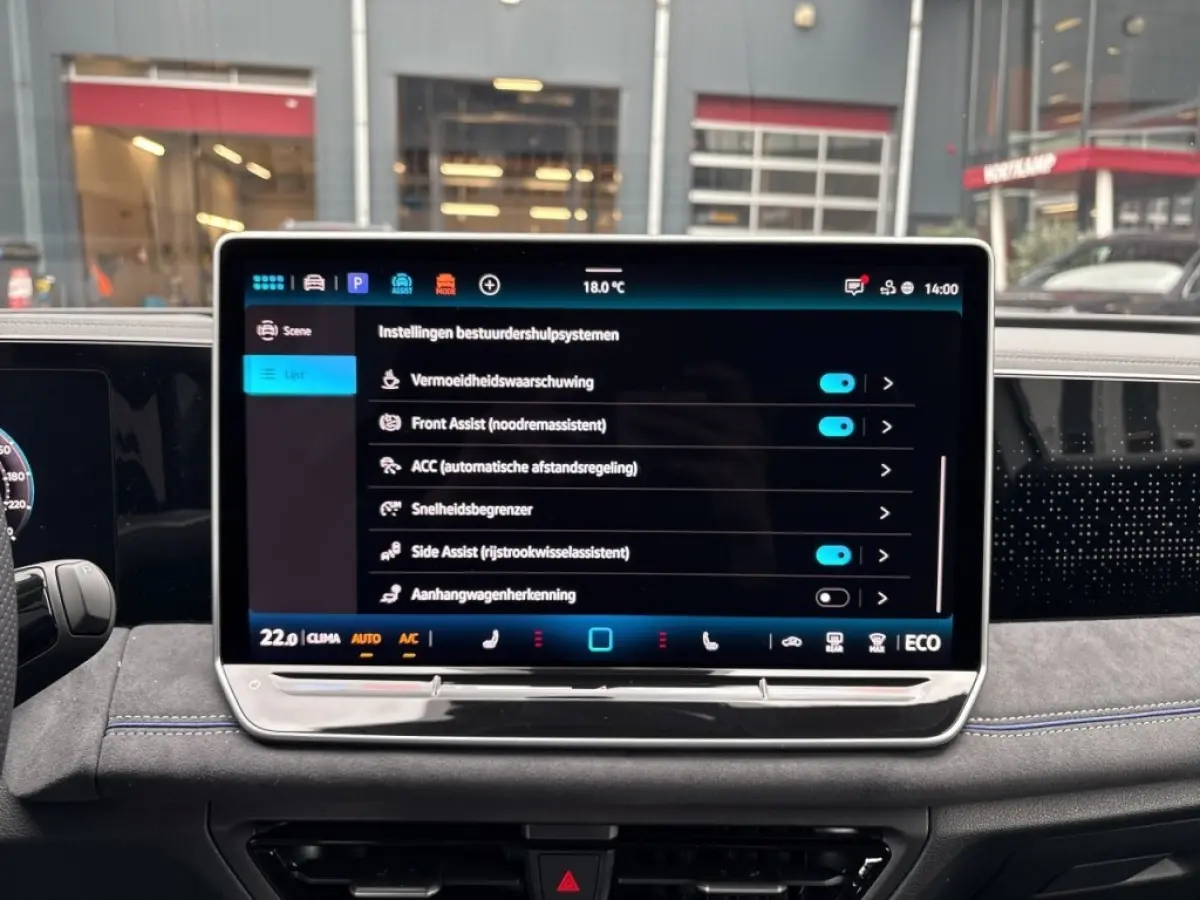 1.5 TSI eHYBRID R-LINE BLACK-OPTIK TREKHAAK/360CAM/ELEK-KLEP/ACC/HUD/STOEL+STUURVERW