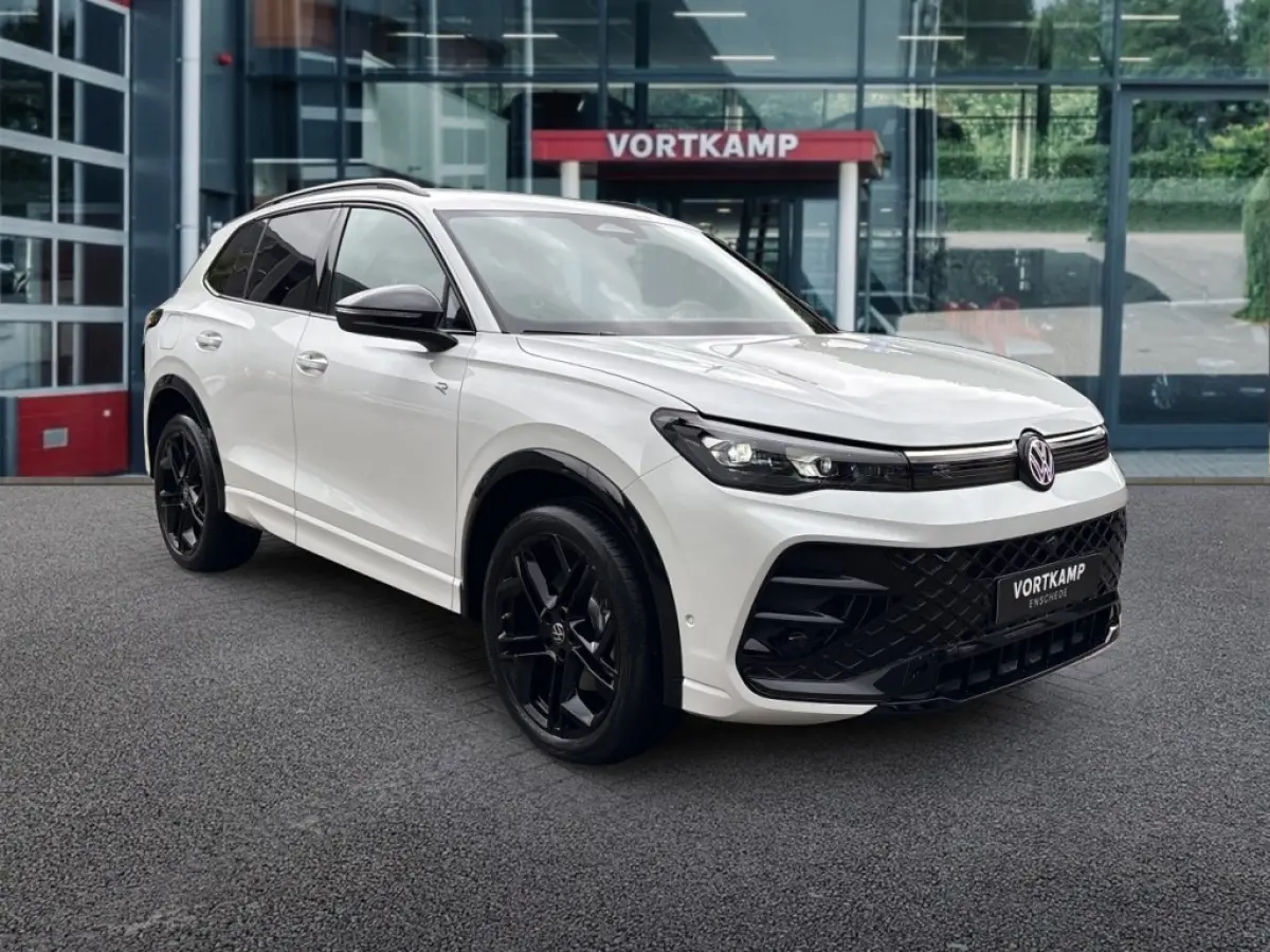 1.5 TSI eHYBRID R-LINE BLACK-OPTIK TREKHAAK/360CAM/ELEK-KLEP/ACC/HUD/STOEL+STUURVERW