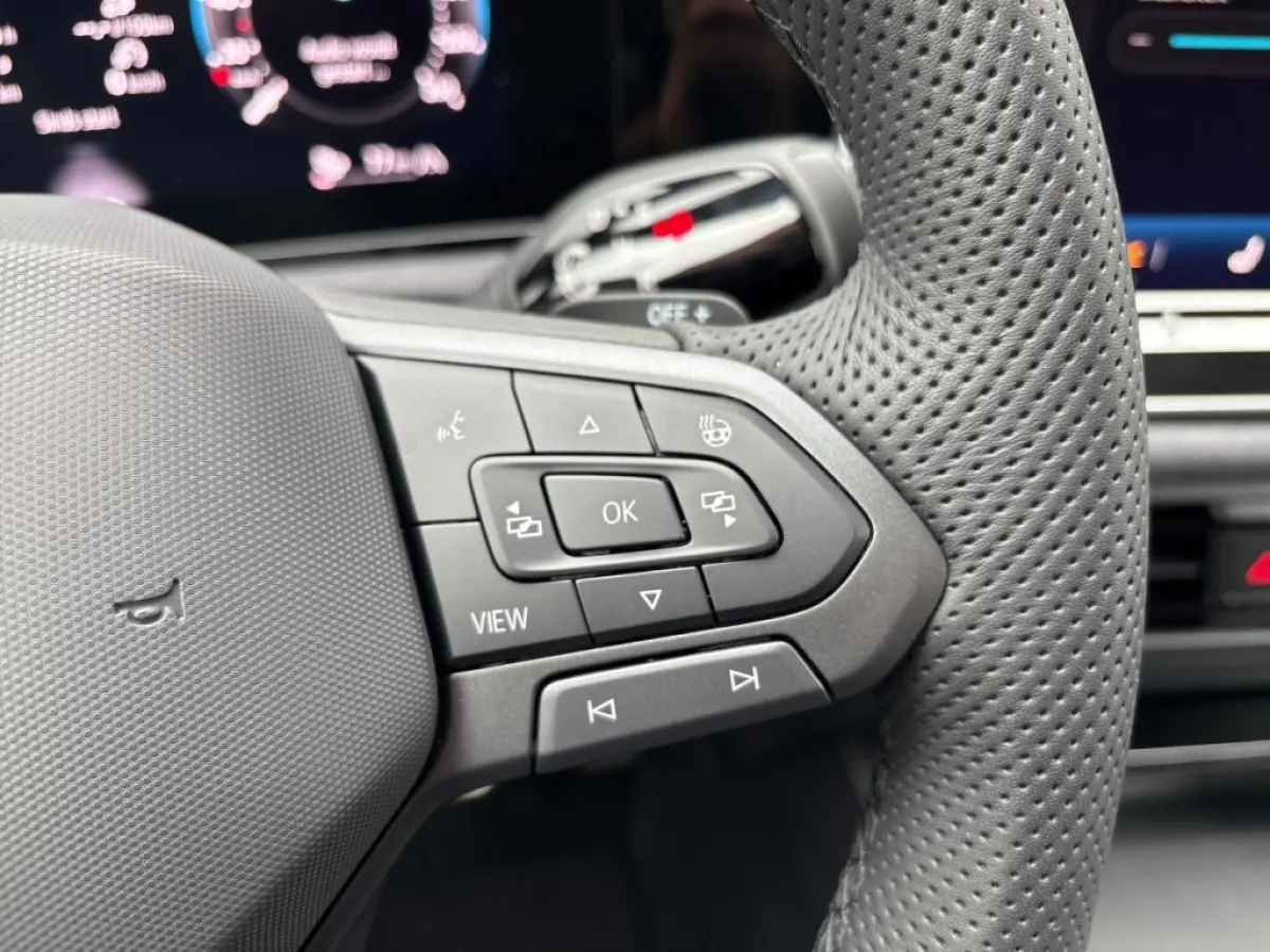 1.5 TSI eHYBRID R-LINE BLACK-OPTIK TREKHAAK/360CAM/ELEK-KLEP/ACC/HUD/STOEL+STUURVERW
