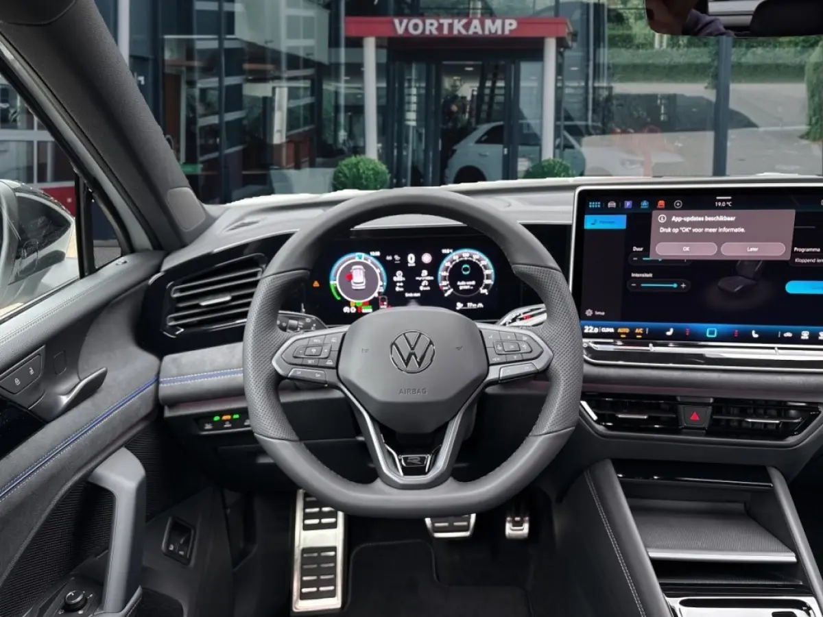 1.5 TSI eHYBRID R-LINE BLACK-OPTIK TREKHAAK/360CAM/ELEK-KLEP/ACC/HUD/STOEL+STUURVERW