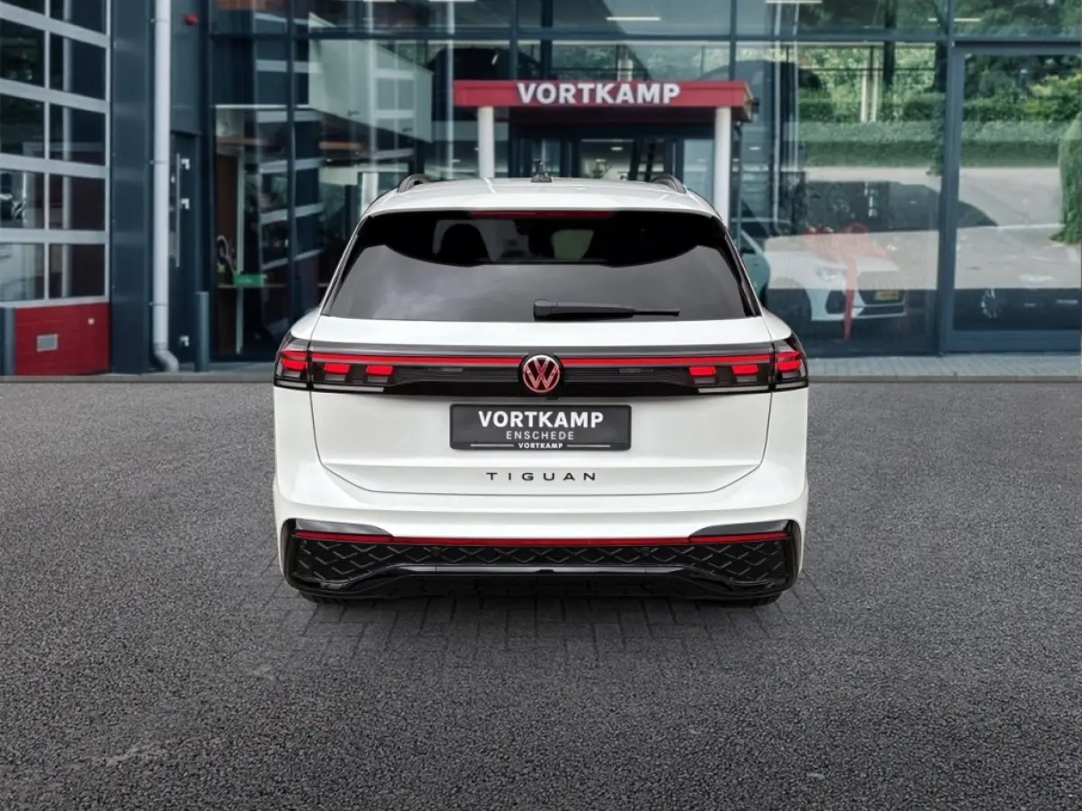 1.5 TSI eHYBRID R-LINE BLACK-OPTIK TREKHAAK/360CAM/ELEK-KLEP/ACC/HUD/STOEL+STUURVERW
