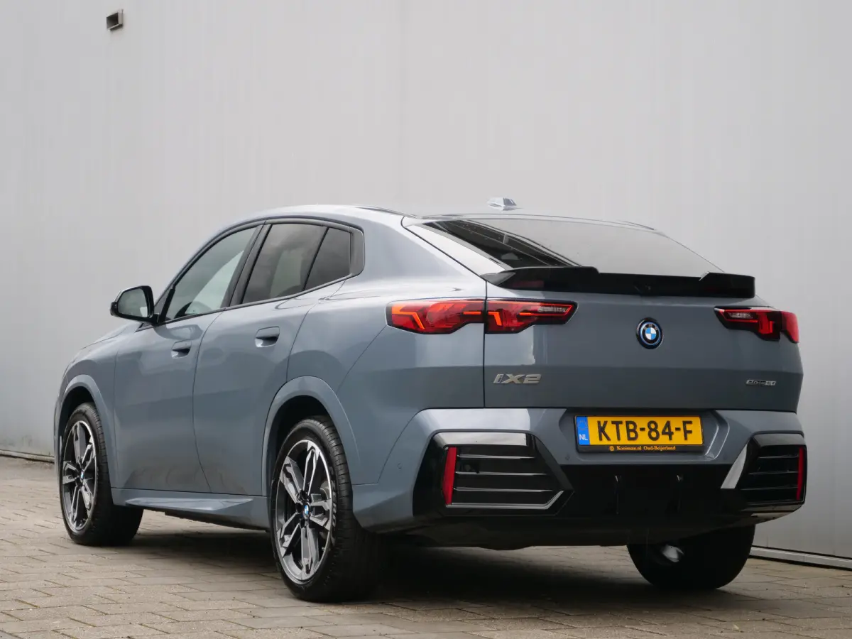 eDrive20 67 kWh M Sport Edition 204 Pk Automaat Navi / DAB / Apple Carplay / Camera's / M-pakket