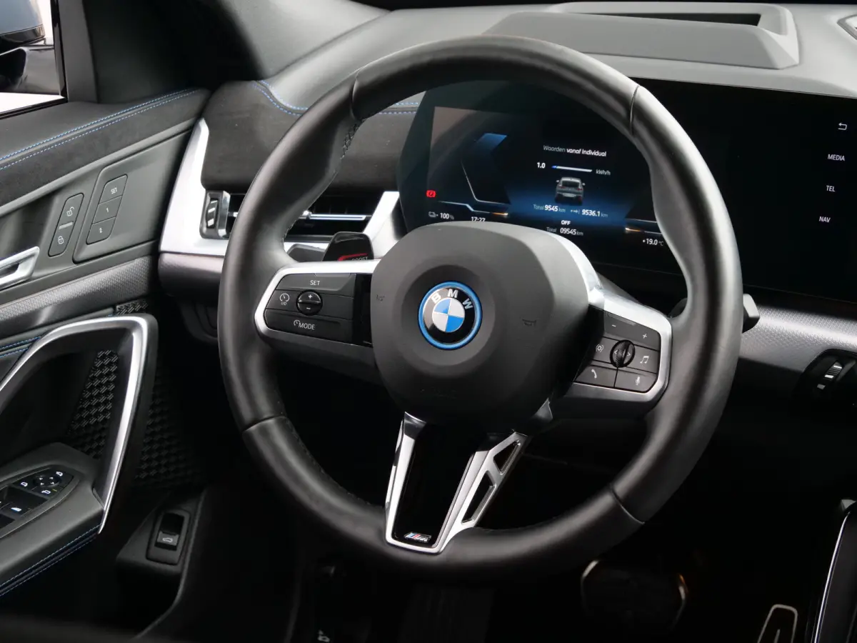 eDrive20 67 kWh M Sport Edition 204 Pk Automaat Navi / DAB / Apple Carplay / Camera's / M-pakket