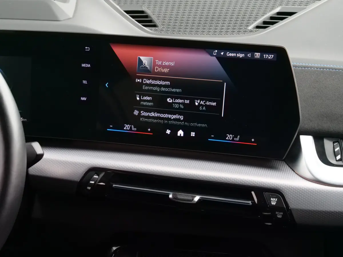 eDrive20 67 kWh M Sport Edition 204 Pk Automaat Navi / DAB / Apple Carplay / Camera's / M-pakket