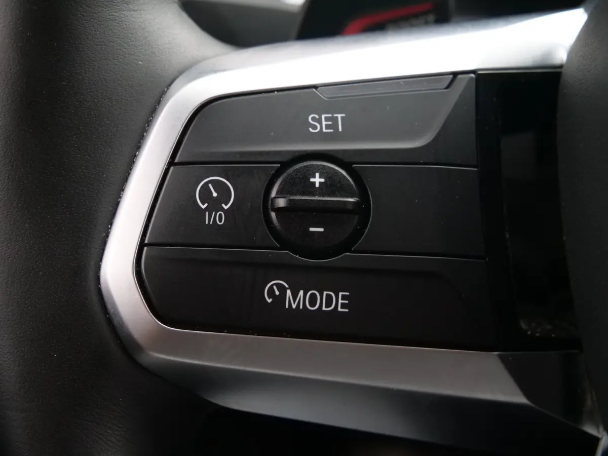 eDrive20 67 kWh M Sport Edition 204 Pk Automaat Navi / DAB / Apple Carplay / Camera's / M-pakket