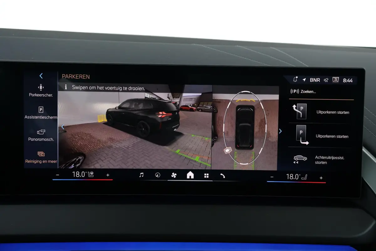30e xDrive | Sport Pakket Pro | Panorama Dak | Elektr. Stoelen | Driving Assistant Professional | Parking Assistant Plus | Harman Kardon | Trekhaak | Stuur & Stoelverwarming |