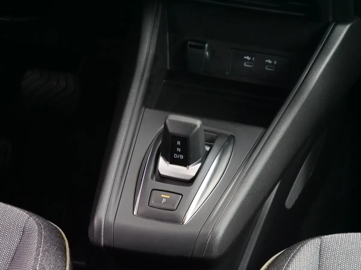 1.8 E-Tech full hybrid 160 Pk techno Automaat Navi / DAB / Apple Carplay / Camera
