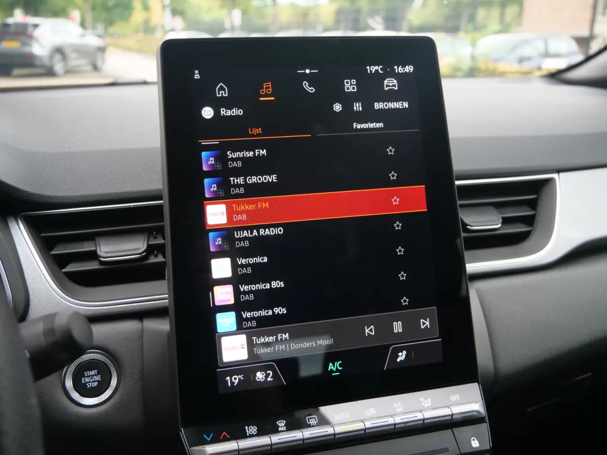 1.8 E-Tech full hybrid 160 Pk techno Automaat Navi / DAB / Apple Carplay / Camera