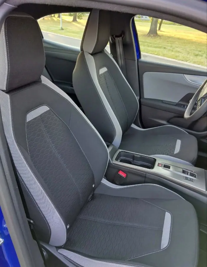 Edition Climate Control | Digitaal Dashboard | 17" Lichtmetaal | Carplay | Cruise | Parkeersensoren Achter | Apple Carplay/Android Auto|telefoonintegratie premium | Connected services | Crui