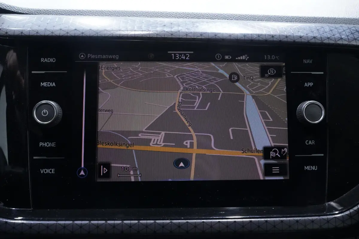 1.0 TSI R-Line Navi Stoelverwarming Camera Apple carplay/Android auto PDC v+a