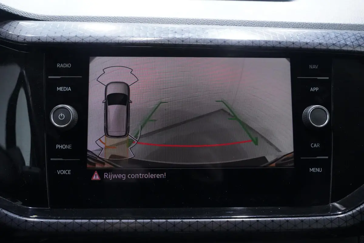 1.0 TSI R-Line Navi Stoelverwarming Camera Apple carplay/Android auto PDC v+a