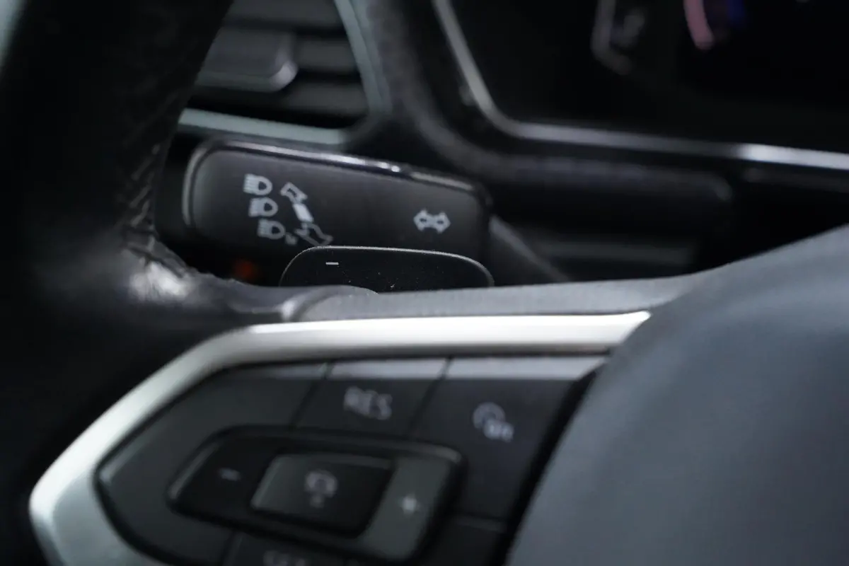 1.0 TSI R-Line Navi Stoelverwarming Camera Apple carplay/Android auto PDC v+a