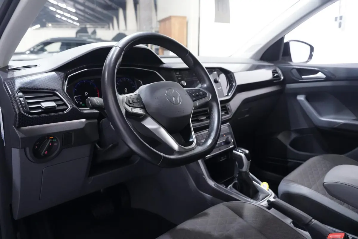 1.0 TSI R-Line Navi Stoelverwarming Camera Apple carplay/Android auto PDC v+a