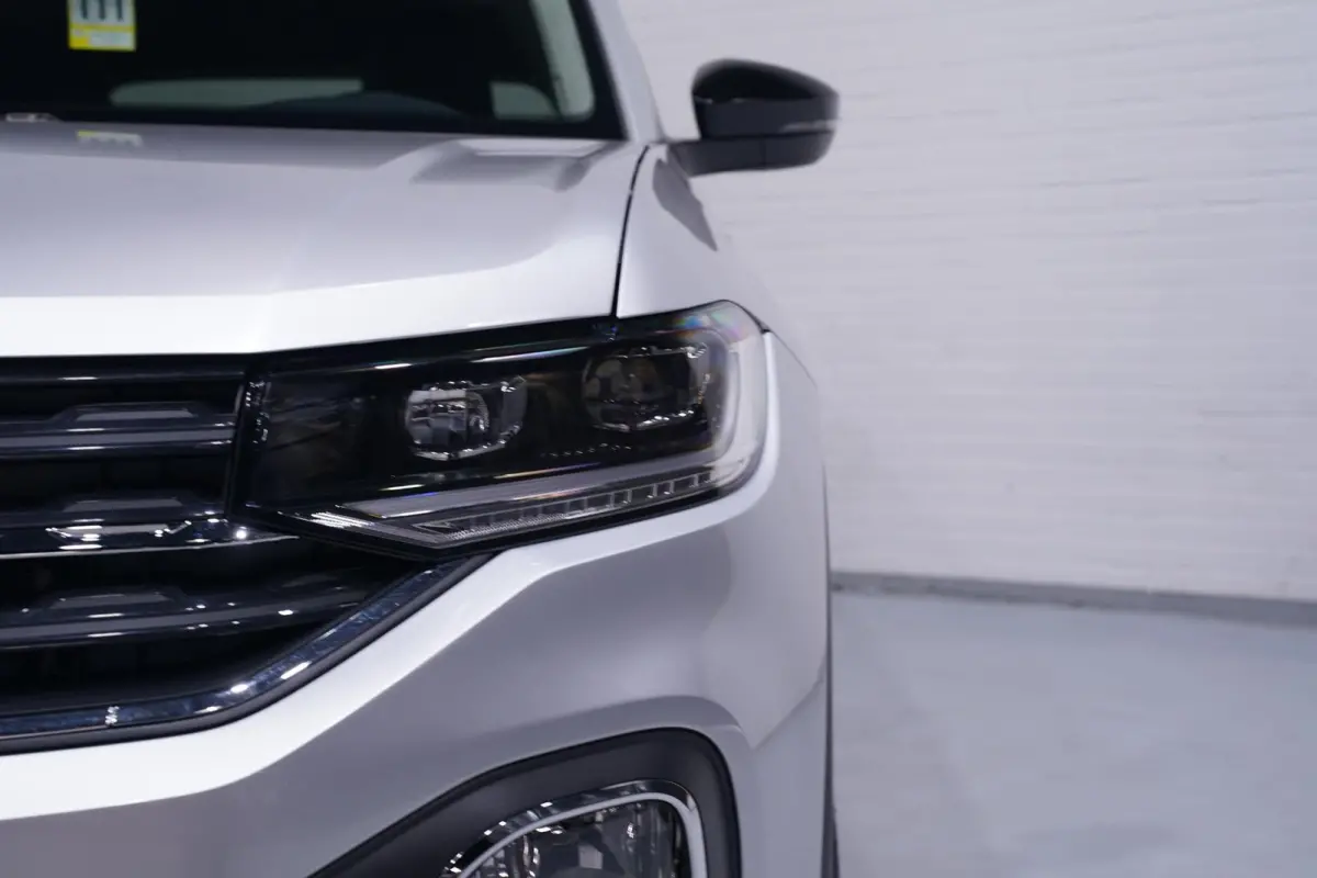 1.0 TSI R-Line Navi Stoelverwarming Camera Apple carplay/Android auto PDC v+a