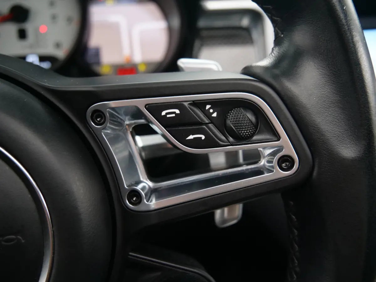2.9 Turbo 441 Pk Automaat Navi / DAB / Leer / Luchtvering / Pano-dak / Apple Carplay