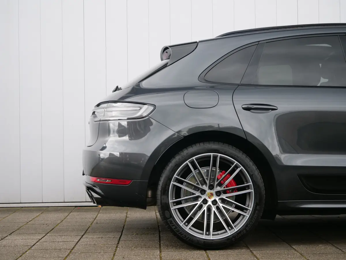 2.9 Turbo 441 Pk Automaat Navi / DAB / Leer / Luchtvering / Pano-dak / Apple Carplay