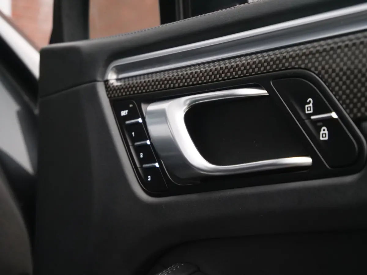 2.9 Turbo 441 Pk Automaat Navi / DAB / Leer / Luchtvering / Pano-dak / Apple Carplay