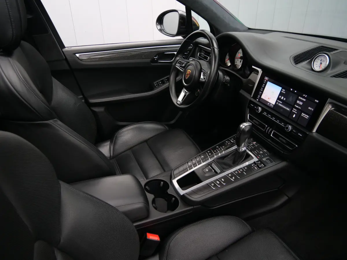 2.9 Turbo 441 Pk Automaat Navi / DAB / Leer / Luchtvering / Pano-dak / Apple Carplay
