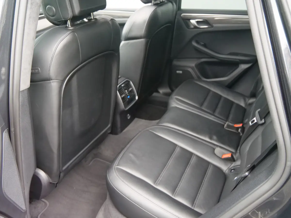 2.9 Turbo 441 Pk Automaat Navi / DAB / Leer / Luchtvering / Pano-dak / Apple Carplay