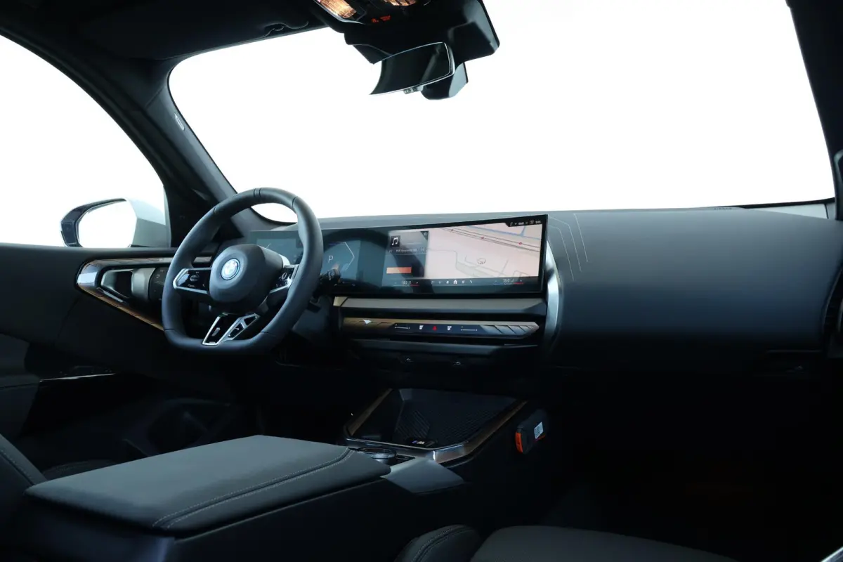 30e xDrive | Sport Pakket Pro | Panorama Dak | Harman Kardon | Driving Assistant Professional | Parking Assistant Plus | Elektr. Stoelen | Stuur & Stoelverwarming Voor en Achter |