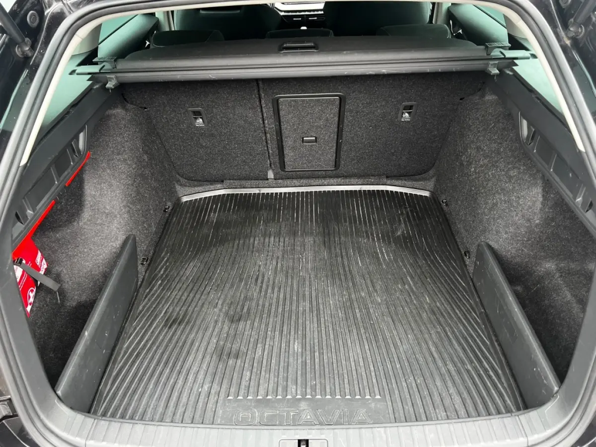 1.5 TSI 150pk First Edition | ACC | Carplay | Navi | Isofix | LED