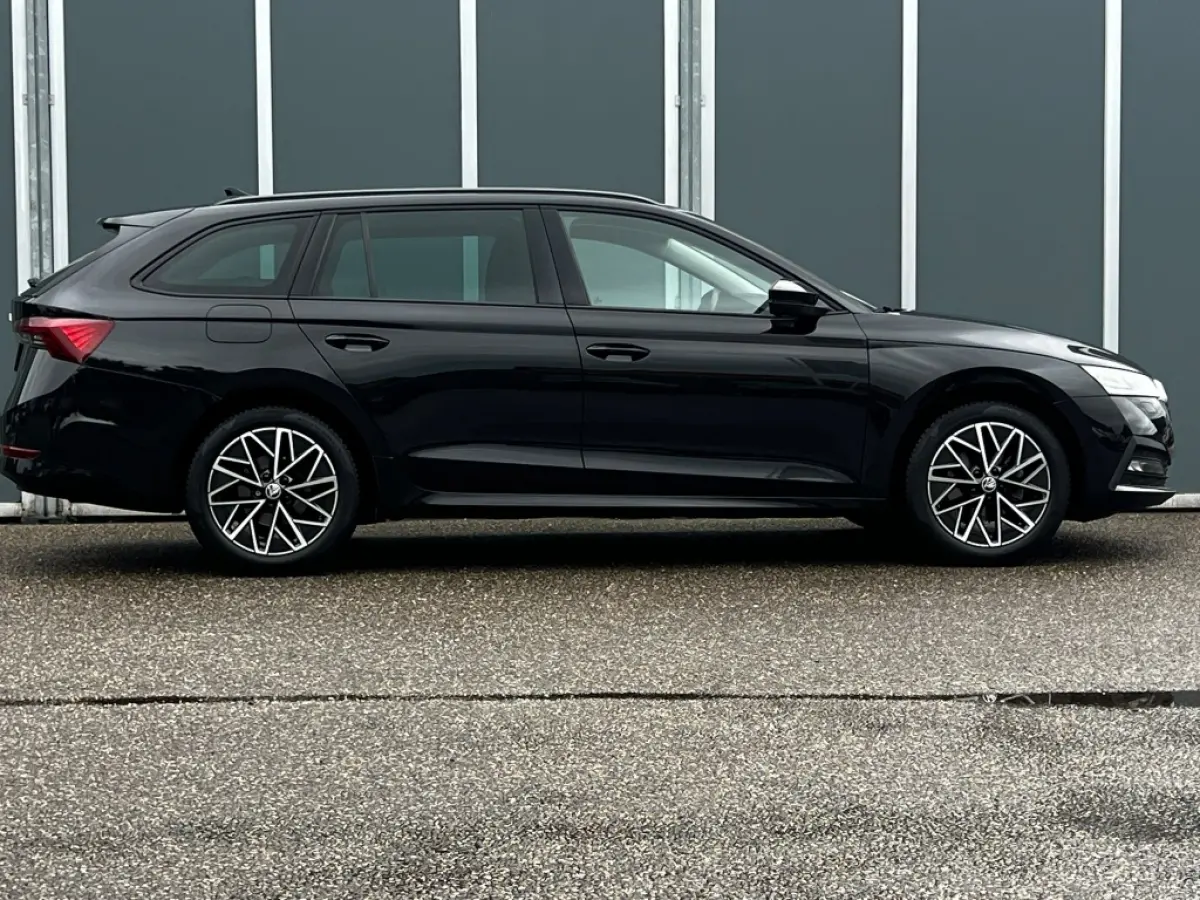 1.5 TSI 150pk First Edition | ACC | Carplay | Navi | Isofix | LED