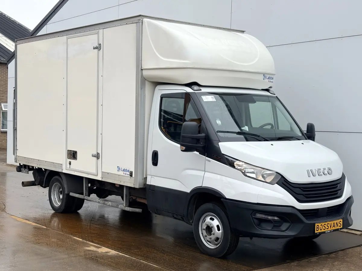 35C16 3.0 160PK Laadklep Zijdeur Camera Climate Control Bluetooth Bakwagen Meubelbak Koffer