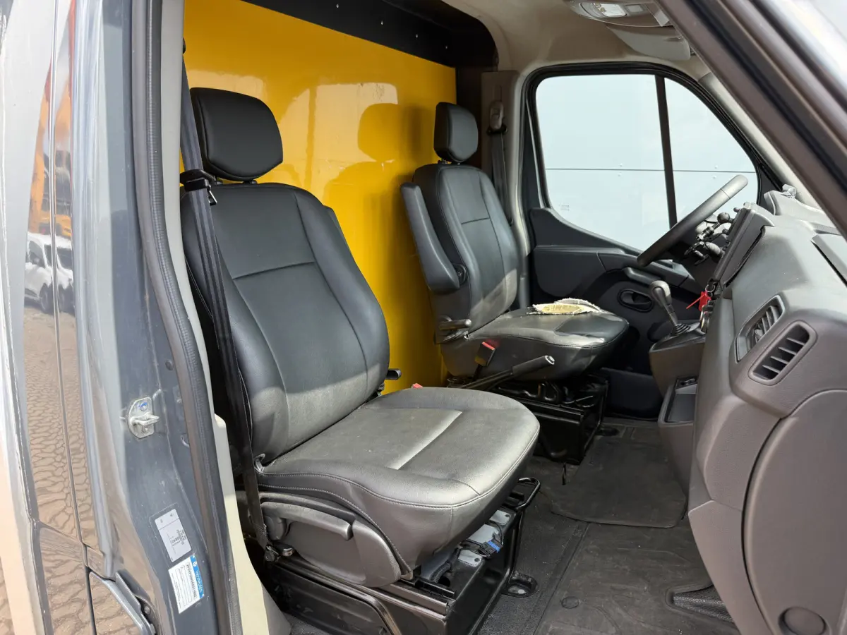 Plancher T35 2.3 DCI 150PK Lowliner Bakwagen Airco Cruise Control Camera Foodtruck Meubelbak Paardenwagen
