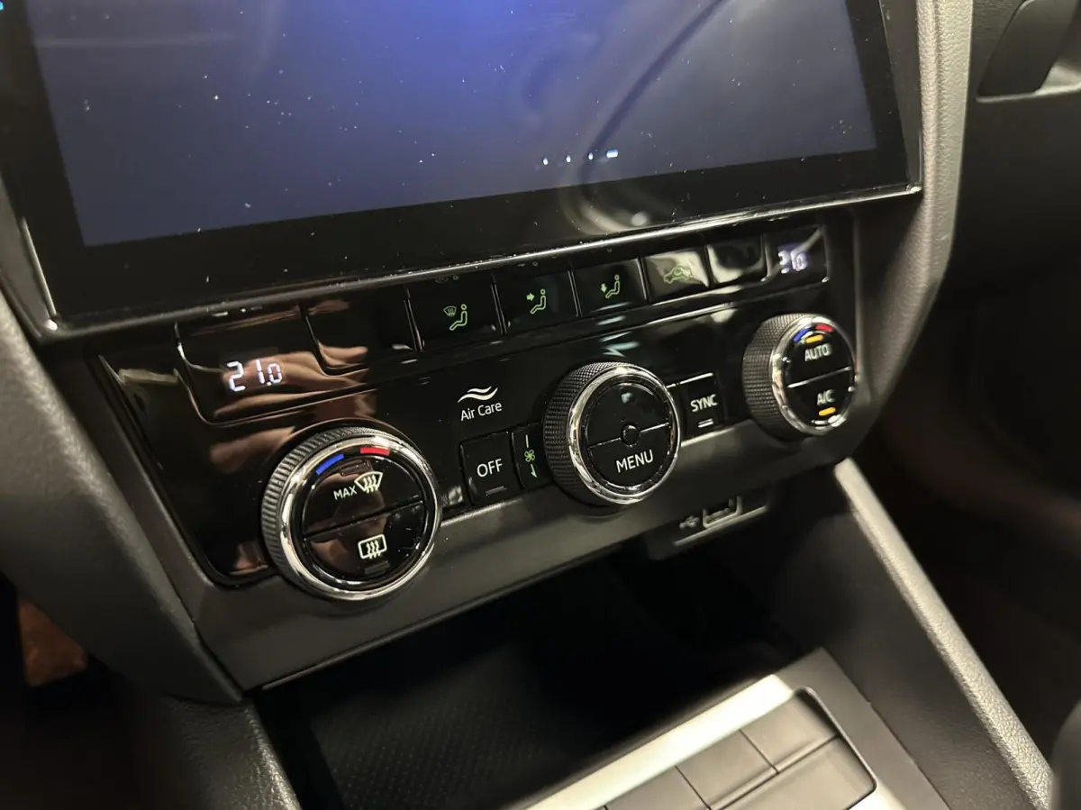1.0 TSI Greentech Style Business NAVI CARPLAY CRUISE LM ECC.