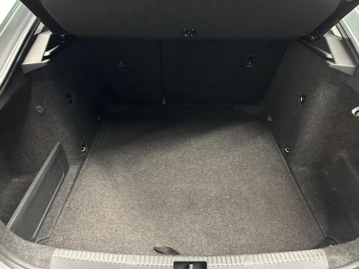 1.0 TSI Greentech Style Business NAVI CARPLAY CRUISE LM ECC.