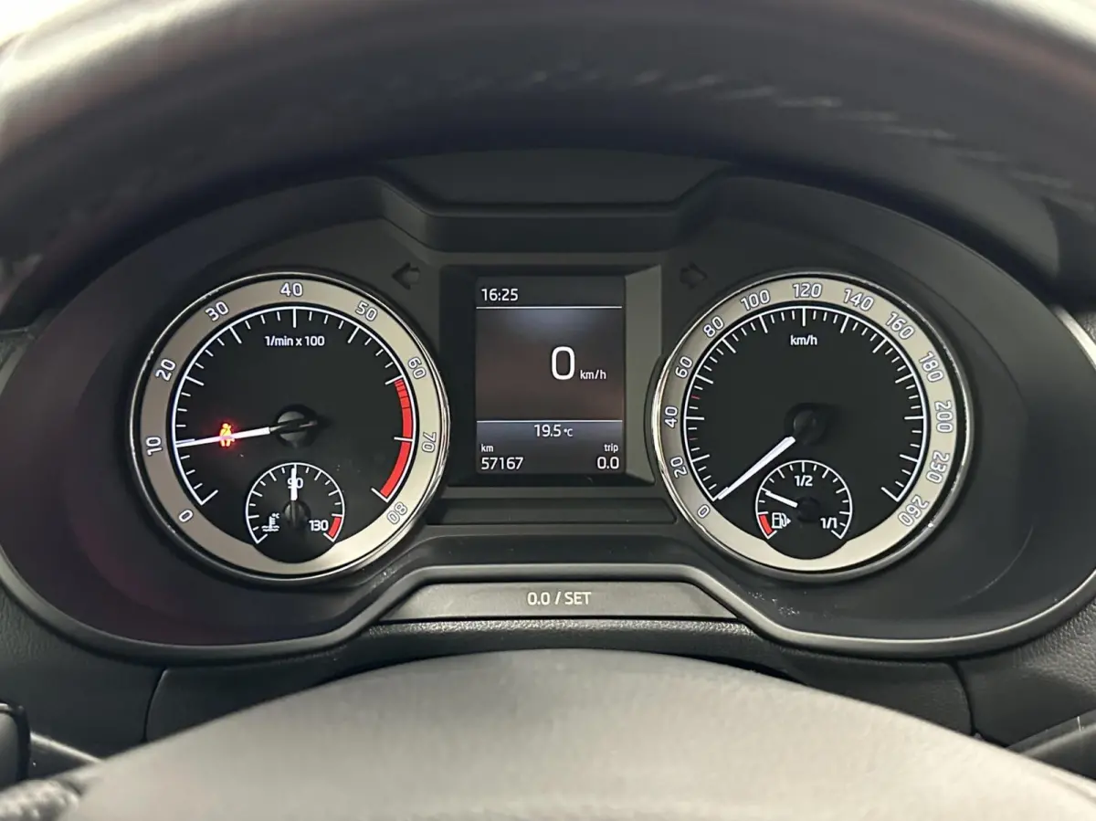 1.0 TSI Greentech Style Business NAVI CARPLAY CRUISE LM ECC.