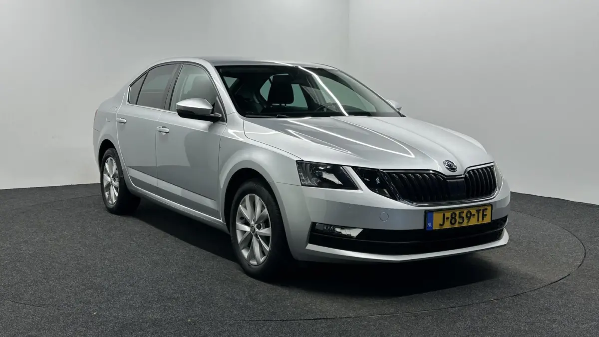 1.0 TSI Greentech Style Business NAVI CARPLAY CRUISE LM ECC.