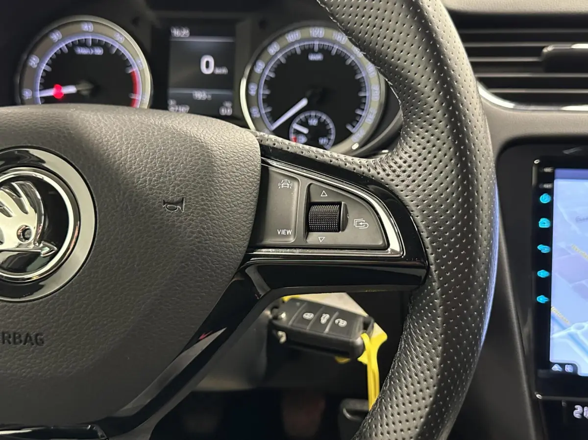 1.0 TSI Greentech Style Business NAVI CARPLAY CRUISE LM ECC.